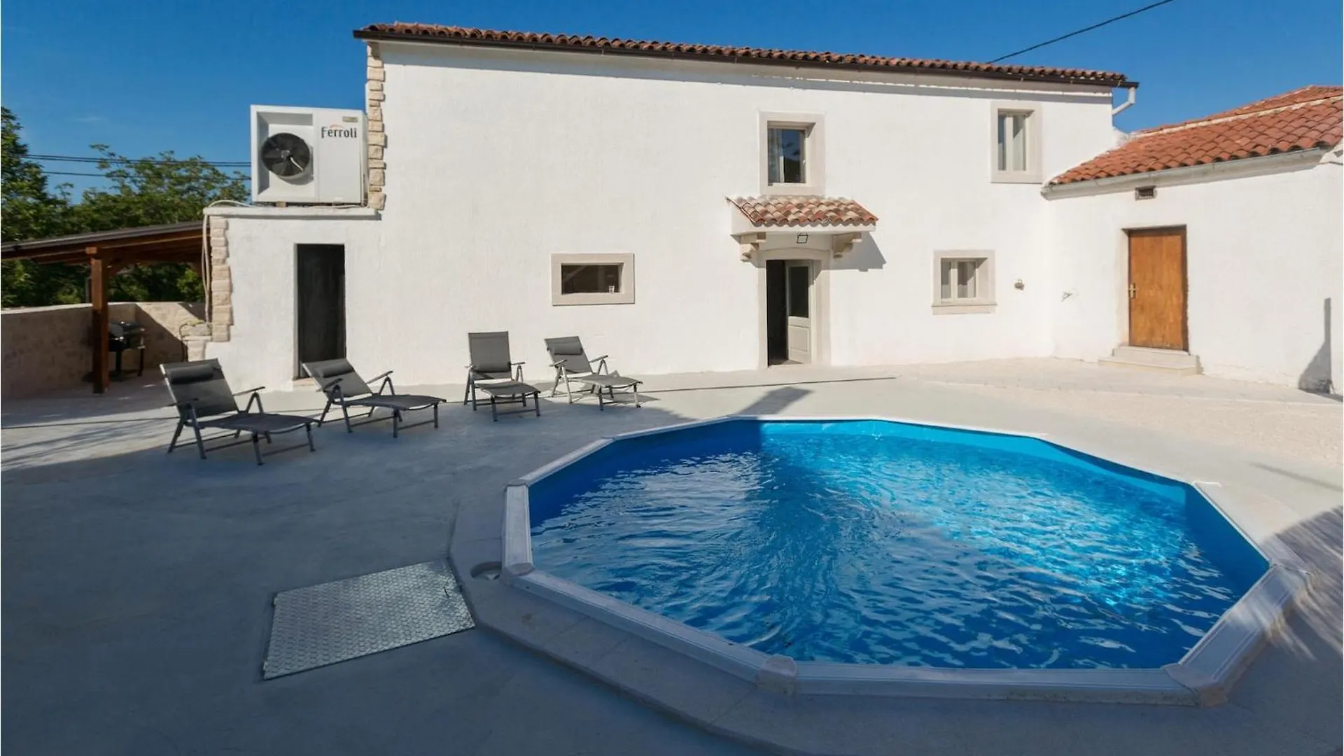 Holiday home Villa Rosa Kringa Tinjan